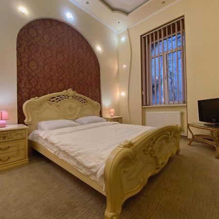 Apartment Veronica In Center Лвив Екстериор снимка