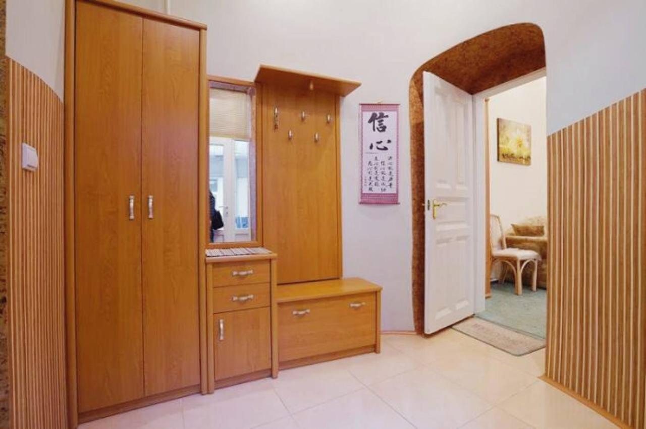 Apartment Veronica In Center Лвив Екстериор снимка
